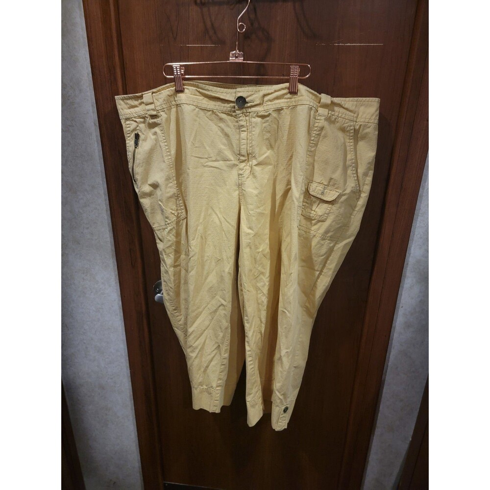 Avenue Capri Pants Mustard Color Sz 24